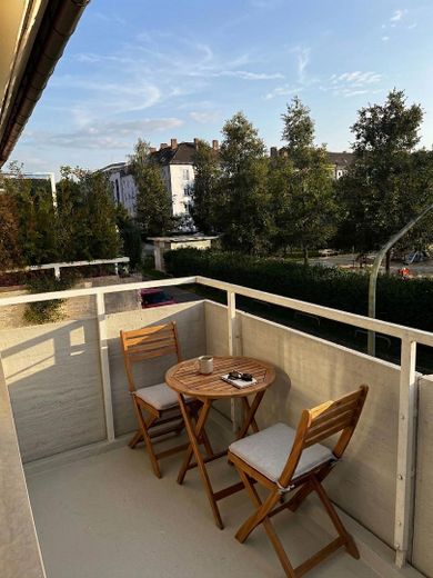 Luminoso appartamento di 1 locale a Monaco-Sendling, 1° piano, balcone esposto a ovest, affittato, da privato – Balkon