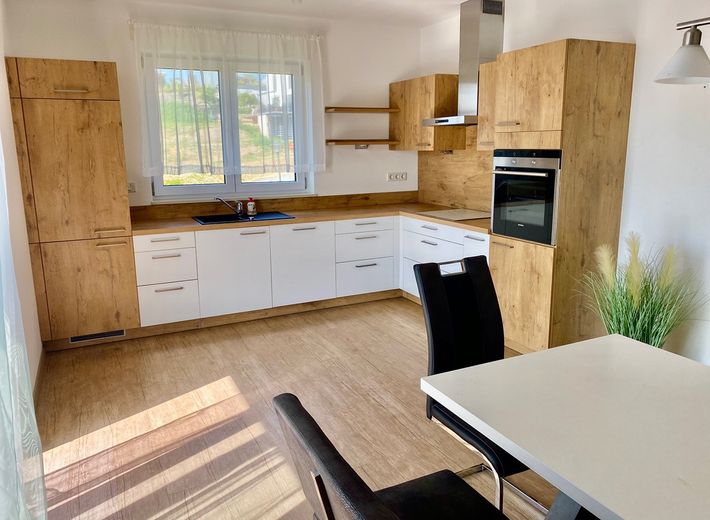 ⭐ Exklusive, barrierefreie 2-Zimmer-Wohnung (91 m²) mit XXL-Terrasse (53 m²), hochwertiger Einbauküche & traumhaftem Ausblick – Foto 4