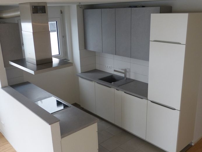 Schöne 3-Zi.-Whg. in BK Kurgarten – Küche Nobilia weiß/grau