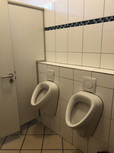 Imbiss/Restaurant/Cafe in Lentföhrden  - Top Lage an der Bundesstraße zur A7 – Herren WC