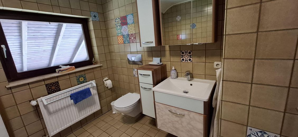 Zweifamilienhaus plus Appartement - Provisionsfrei – Bad Obergeschoss
