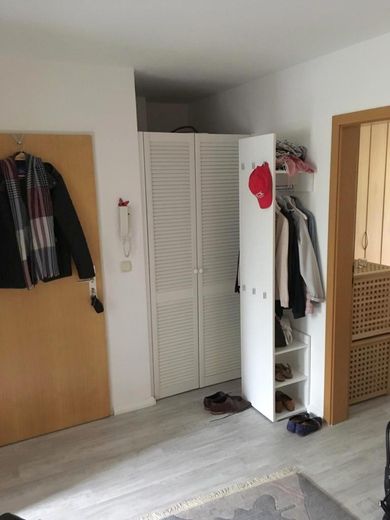 Wandschrank im Flur
