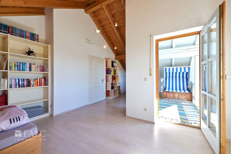 Exklusive Landhaus-Idylle mit unverbaubarem Blick ins Ampermoos – DG Zimmer 4