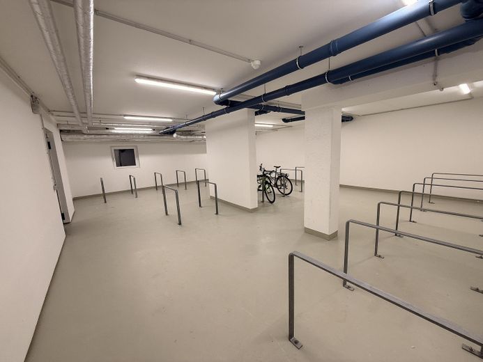 Erstbezug in Friedrichshain | hochwertiges 1-Zimmer-Studio mit Einbauküche & Balkon – Fahrradkeller