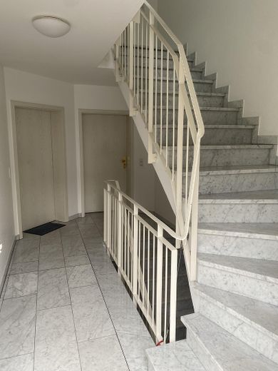 Frankfurt Praunheim Zentrale Lage 3 Zimmer Erdgeschoss mit Garten – Foto 17
