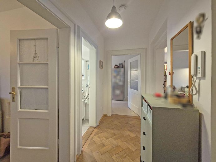 Senza provvigione - Grazioso e curato appartamento di 3 locali, balcone, bagno con finestra, cantina – Flur