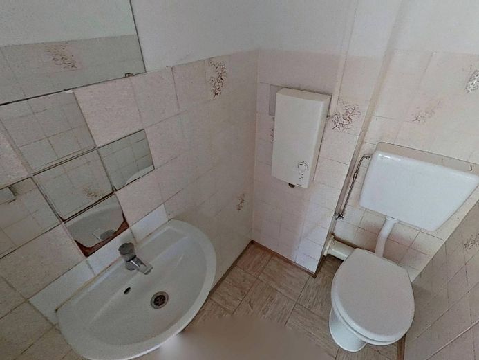 Ampio appartamento di 3 locali con BALCONE e pianta ben studiata a Duisburg-Neumühl – Separates WC