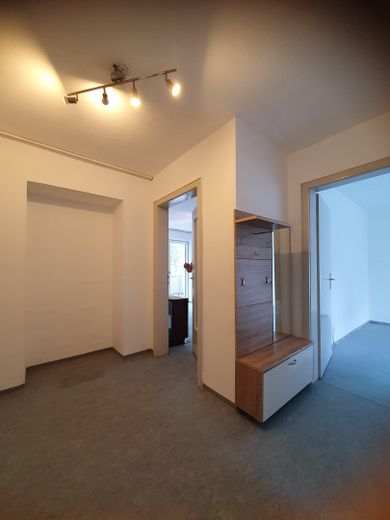 Beautiful 3-room apartment with balcony, KW11 – Flur