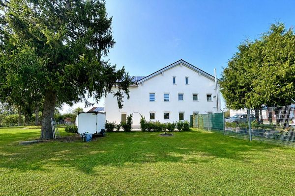 Helle und moderne 2-Zimmer-Wohnung mit Balkon in Außernzell