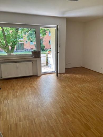 For rent to a shared apartment: 2-room apartment directly at the Flaucher! renovated, 3-room eat-in kitchen! – Foto 6