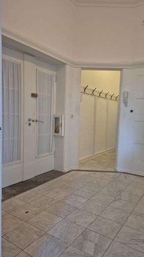 Bremen – Barkhof von privat: Repräsentative Hochparterre-Wohnung – Vorflur mit Garderobe