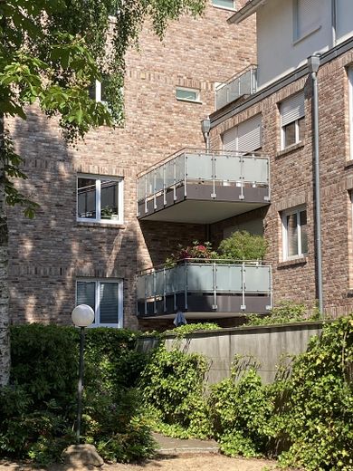 2 Zimmer Wohnung mit Balkon und Tiefgaragenplatz in Hamburg-Iserbrook – Ansicht Südseite 