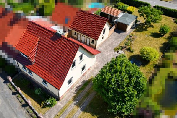 Сімейна ідилія з великим садом – доглянутий і модернізований односімейний будинок