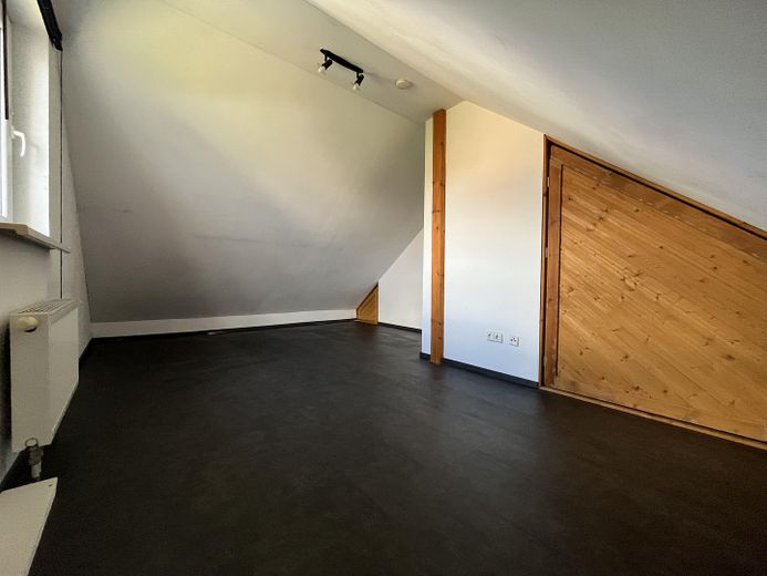 À vendre : maison jumelée de 5,5 pièces, sans commission et prête à emménager – Dachgeschoss