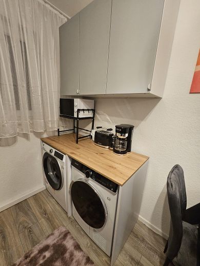 Möbliertes 3-Zimmer-Apartment als 3er-WG am Heidelberger Platz- nahe FU und Charité Zahnklinik – Kitchen
