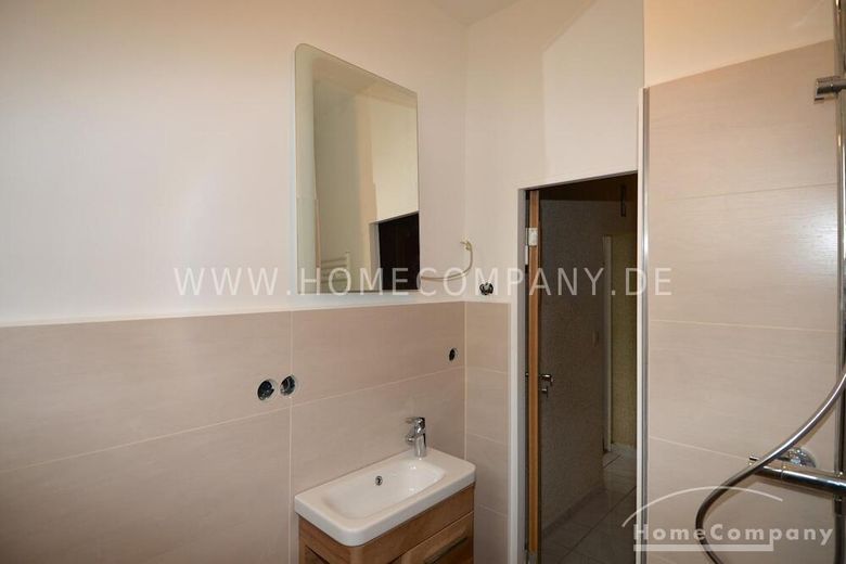 2-Zimmer-Wohnung in Tempelhof, möbliert – 8db971def669a33ce9f53e065dc75fa178d5c6d9.jpg