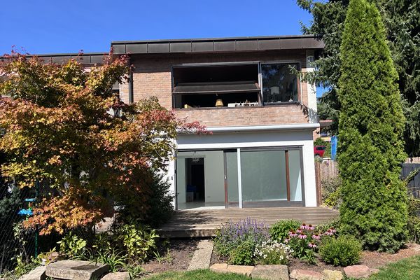 Appartement indépendant modernisé dans un quartier calme avec terrasse et garage