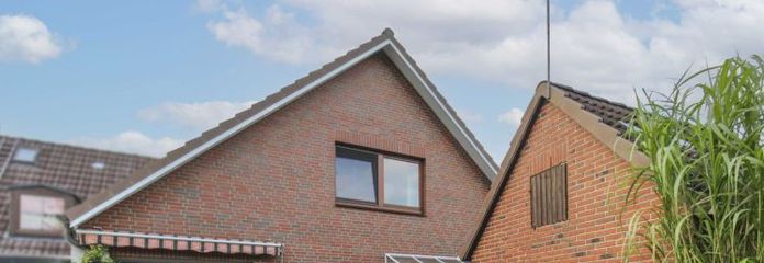 Renovierungsbedürftige Doppelhaushälfte mit 1.039 m² Traumgarten & Einliegerwohnung