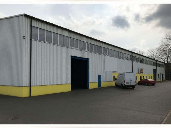 Warehouse with office, 2,691 m² for sale near the A6 motorway in Schwabach – Photo 1
