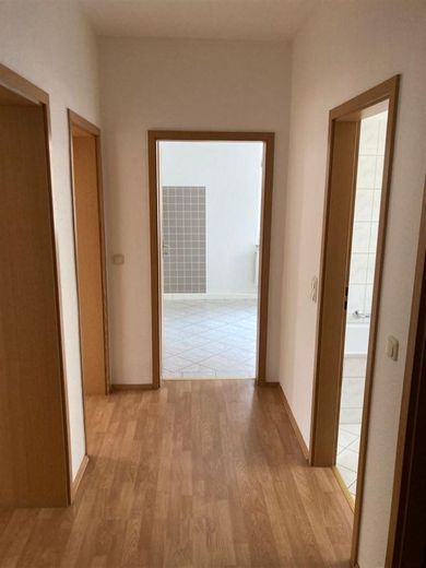 Günstige 2-Zimmer mit Laminat und Wannenbad in guter Lage! – Foto grundrissgleiche Wohnung untendrunter