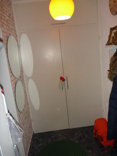 Apartamento modernizado de 2 habitaciones con logia y alquiler sólido – Foto 7