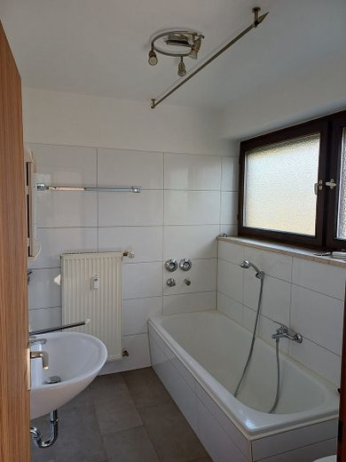 Helle 3 Zimmerwohnung mit Bergblick – Foto 6