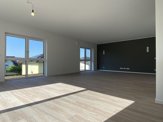 Exklusive Penthousewohnung mit großer Dachterrasse, EBK & Garage in Marburg-Cappel – Foto 5