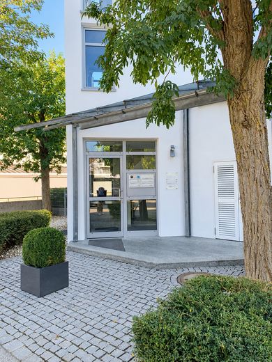Helle Büro/ Praxisräume in Burghausen - ca. 100 (optional 200 m²) mit vielseitiger Aufteilung – Herzlich willkommen