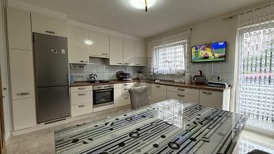 CONFORT DE VIVIENDA CON DOS BALCONES Y PLAZA DE APARCAMIENTO – 1752205766_e158d0.jpg