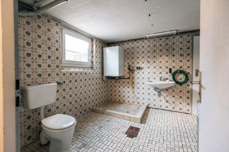 Traumhaftes Gartengrundstück 507qm Nähe Isarhochufer in Pullach mit großem Potential – Dusche Bad Toilette Keller