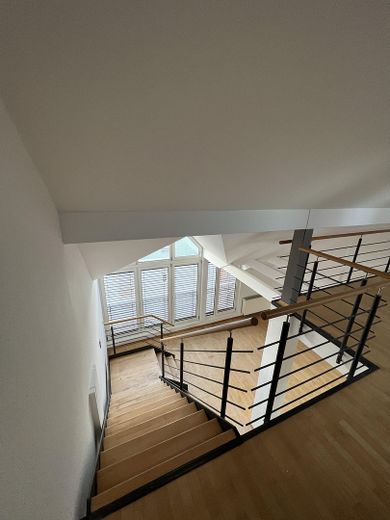 Fensterfront mit offene Treppe