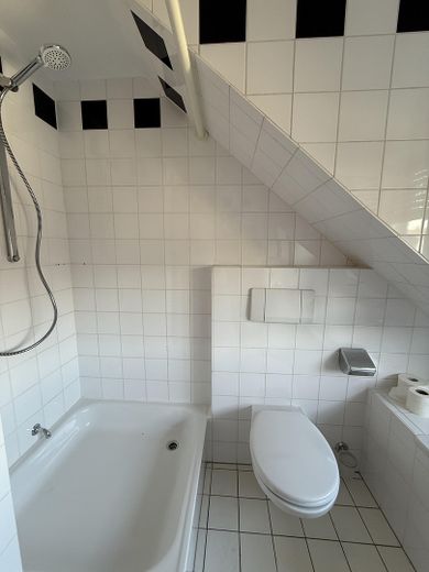 Dusche im oberen Bad