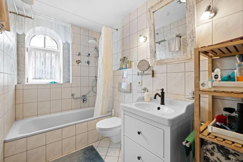 Willa w stylu secesyjnym z ogrodem i rozległym widokiem – Bad Villa unten
