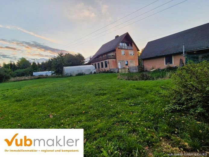RESERVIERT Vielseitiges Wohn- und Geschäftshaus mit Einliegerwohnung auf großzügigem Grundstück in Pullenreuth – VUB0002334-1
