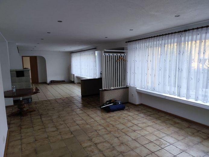 Ex locanda di campagna immersa nel verde – tanto spazio per le proprie idee – Foto 11