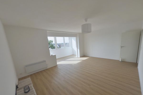 Відремонтована 3-кімнатна квартира з ліфтом, 86 м² – Падерборн-Ельзен, без комісії