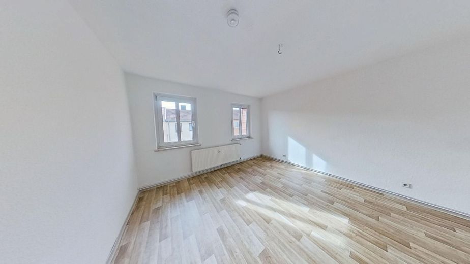 Helle 2-Raum DG-Wohnung sucht neuen Mieter – Schlafzimmer