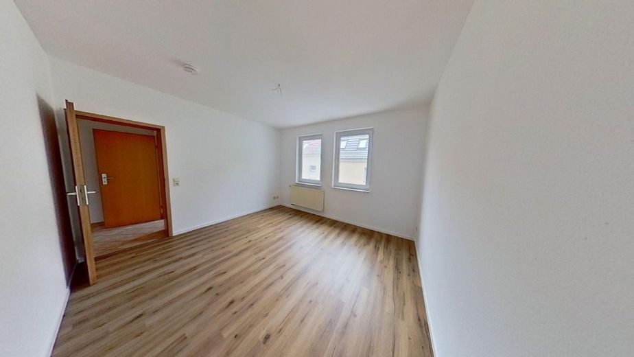 Kleine, charmante 2-Raum-Wohnung in zentraler Lage von Köthen – Schlafzimmer