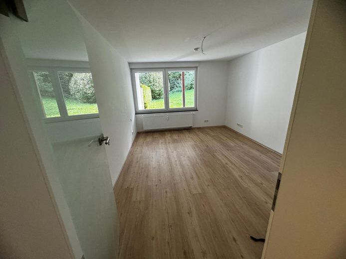 Schöne 3-Zimmer Wohnung mit Terasse und Garten – Schlafzimmer