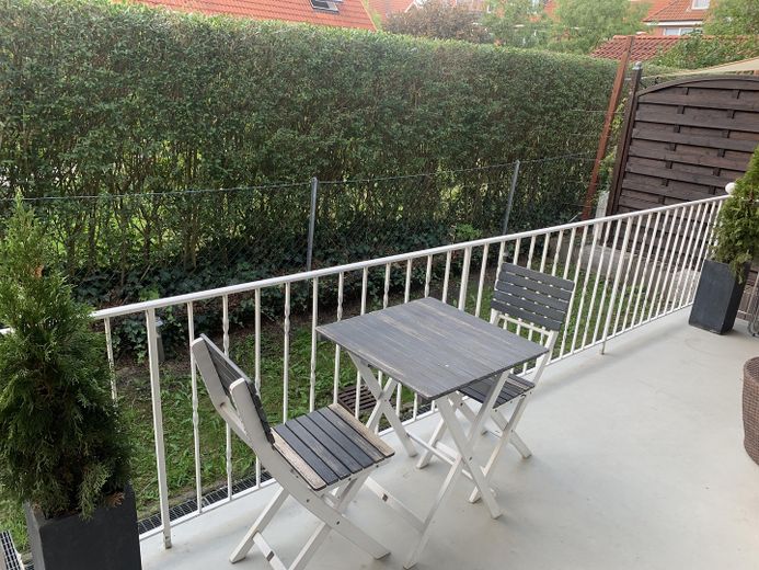 Balkon/Terrasse mit Garten