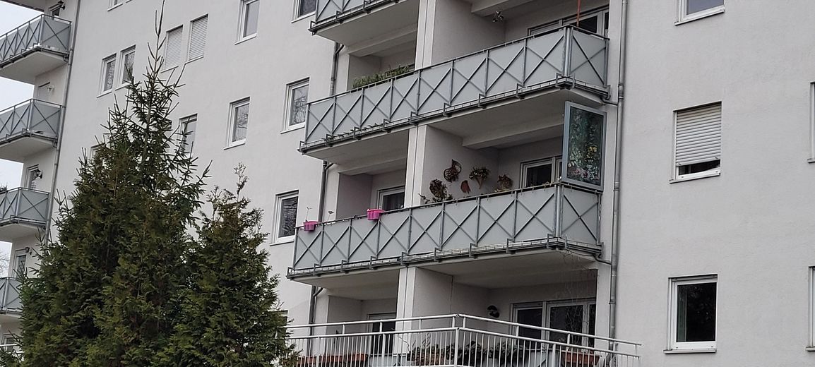 helle 3 Raumwohnung mit großem Balkon u. Tiefgarage – Foto 1