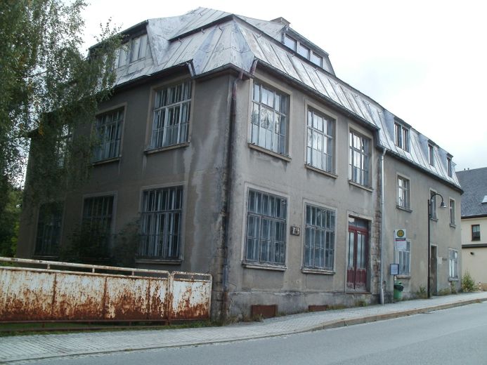 Kurort Oberwiesenthal / Immeuble commercial à usage polyvalent – Vorder-/Seitenansicht
