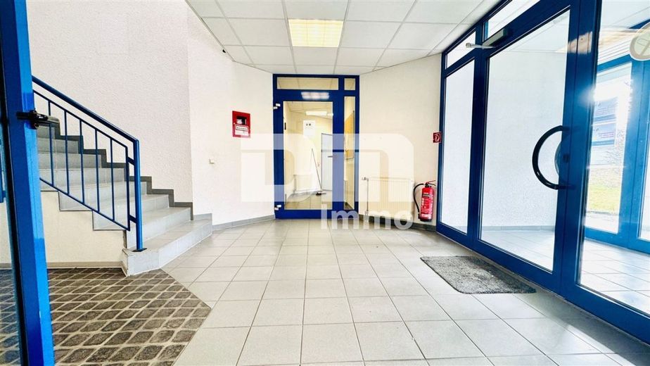 Vielseitiger Gewerbekomplex Halle + Büro / Freifläche - Top Infrastruktur direkt am A44 / A49 Kreuz – EG Haupteingang/ Treppenaufgang Büro