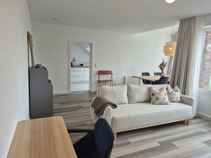 Schöne 2-Zimmer-Wohnung auf 68qm in unmittelbarer Nähe zum Rhein – Foto 1