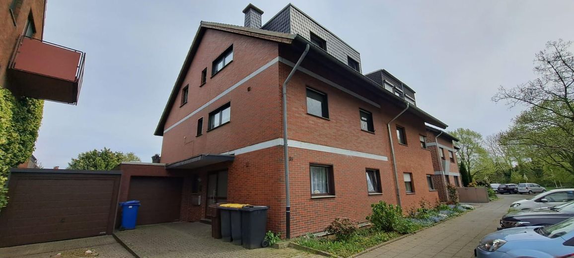 Doppelhaushälfte / Mehrgenerationenhaus / Mehrfamilienhaus / Haus – Haus