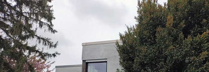 Hausansicht Frühsommer