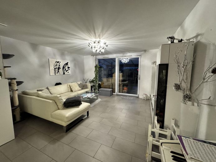 Wohnzimmer eingerichtet (EG)