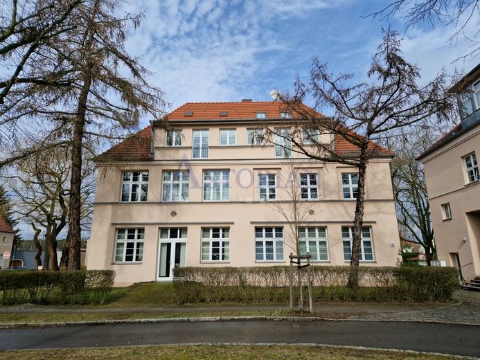 Wohnen in der alten Schule in ruhiger Lage – Bild 2