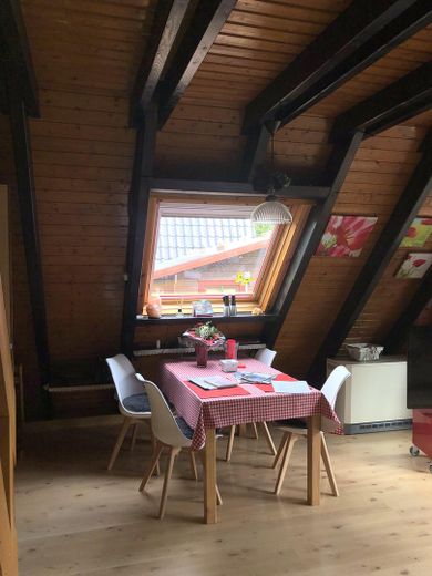 Casa con tetto spiovente sul bellissimo lago Freilinger See nel villaggio turistico – completamente arredata – Foto 28
