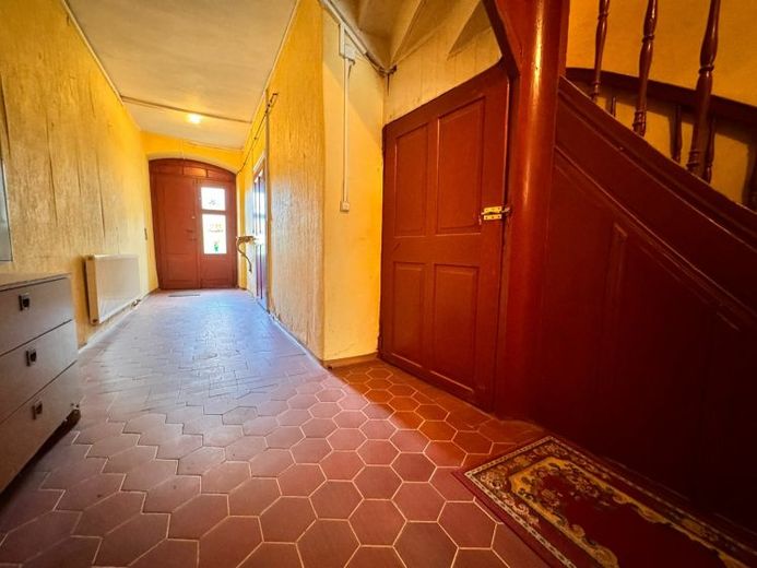 Landhaus mit Geschichte – Ehemalige Dorfschule in Petersberg – Foto 1